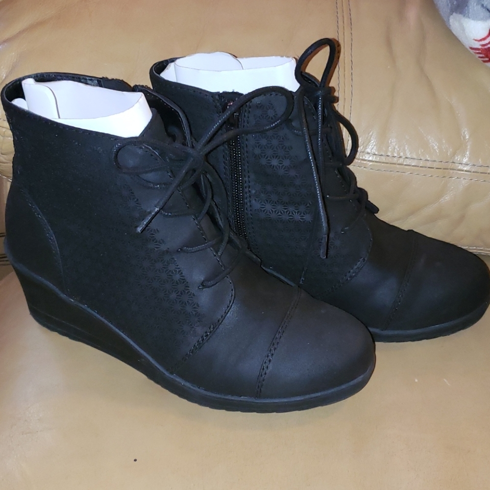 S.O Girl's Wedge Boots